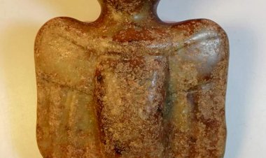 A033 新石器時代  人首鷹身玉雕 