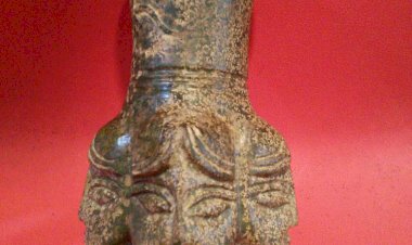 B001 三皇五帝夏代 母系氏族 四女神首 玉祭器尊