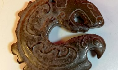 C018 殷商 玉龍玦