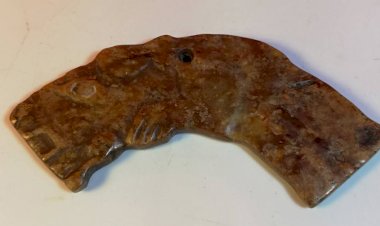 C026 殷商 玉龍璜珮