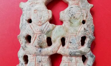 E009 戰國雙舞人玉珮