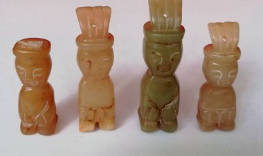 E010 Four Squatting Jade People Ornaments