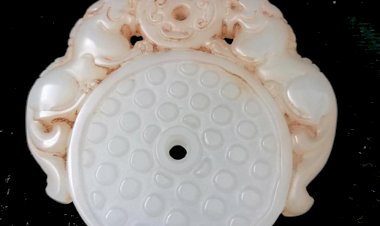 E012 戰國 出廓雙神獸拱壁之玉璧