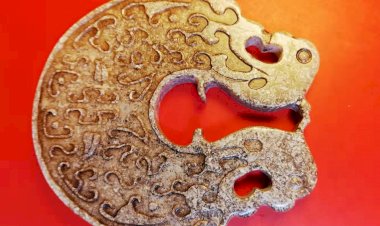 E57 Double Phoenix Head Cloud Pattern Jade Pendan