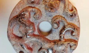 E66 High Relief Double Dragon Jade Bi