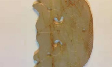 E72 Double Dragon Head Jade Huang Ornament