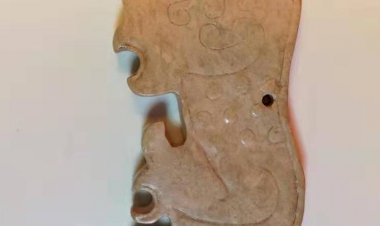 E86 戰國 玉虎形珮