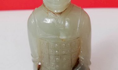 F001.秦代秦將士玉立人俑