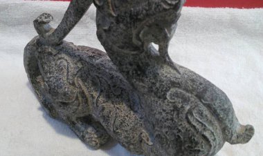 G019.東漢 大型墨玉辟邪