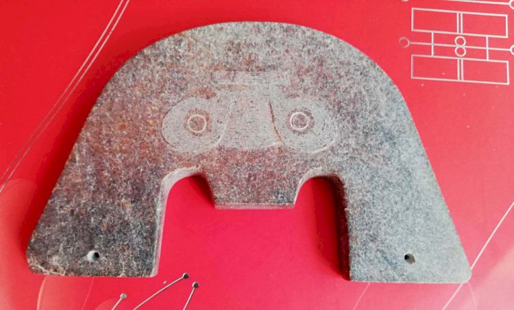 A008 Archaic Yamagata Jade Ornament