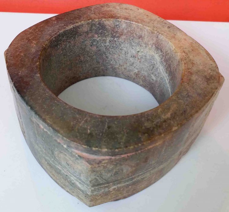 A009. Archaic Jade Disc, Bi