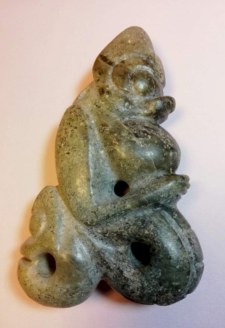 A042 紅山文化 獸首人身玉飾
