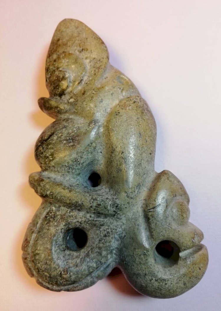 A042 紅山文化 獸首人身玉飾