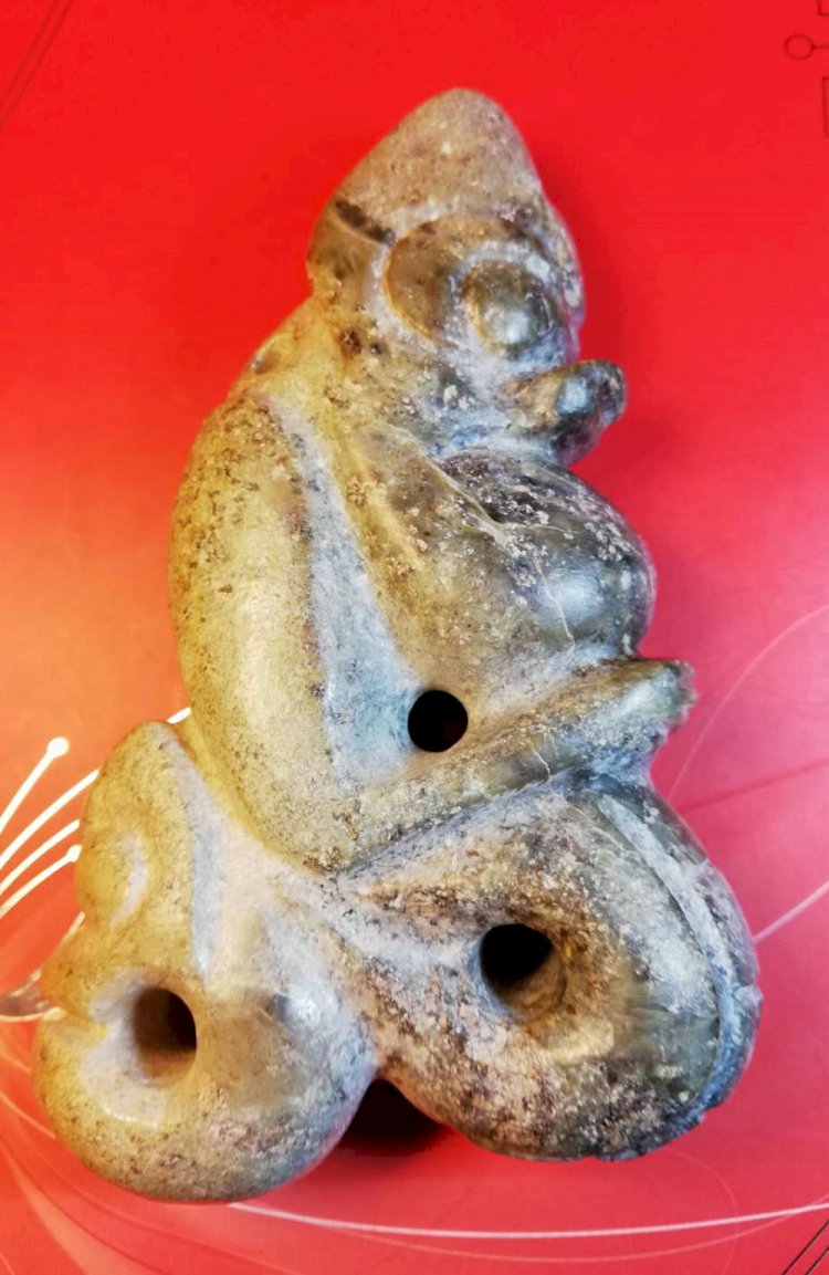 A042 紅山文化 獸首人身玉飾