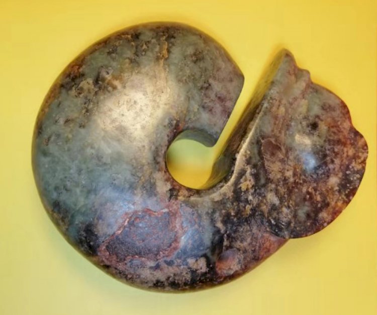 A048 紅山文化 玉龍玦