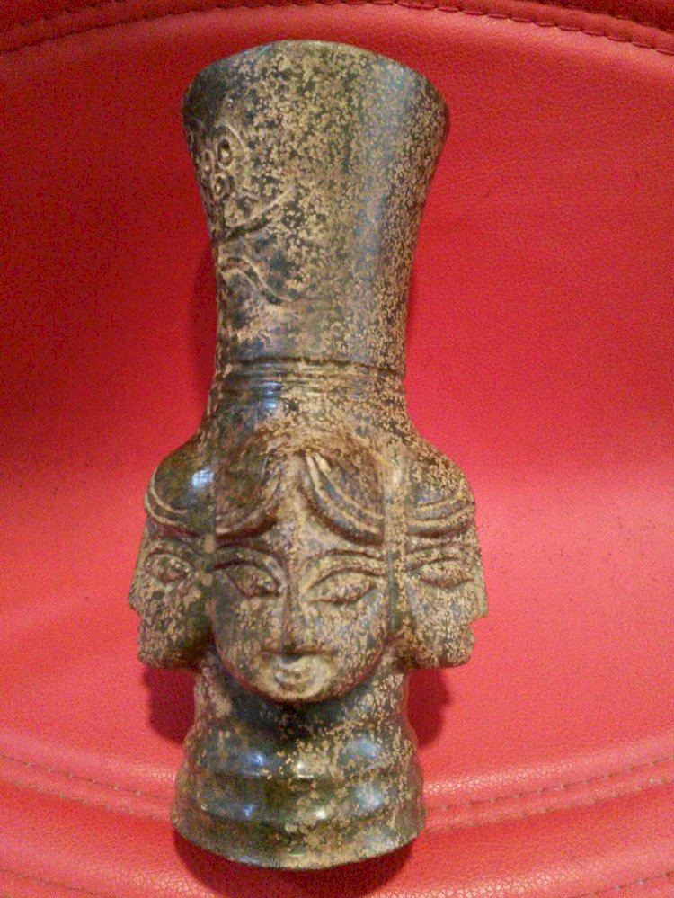 B001 三皇五帝夏代 母系氏族 四女神首 玉祭器尊