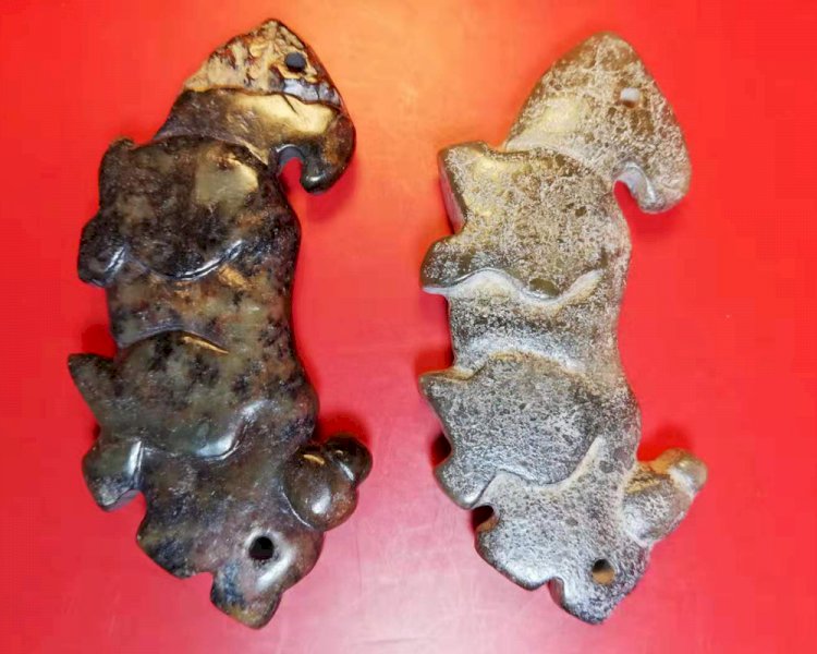 C023 Jade Tiger Pendant (Pair)