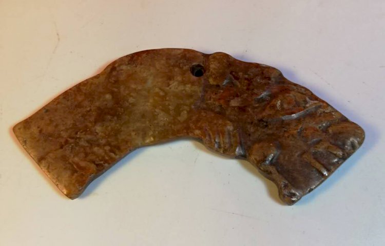 C026 殷商 玉龍璜珮