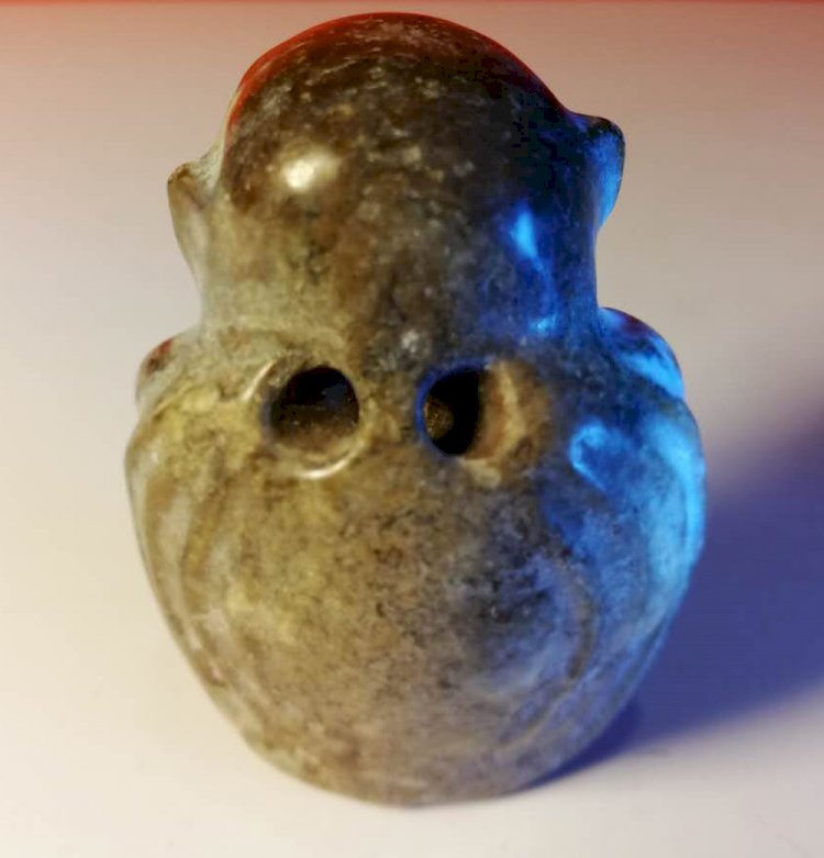 D004  西周玉坐人