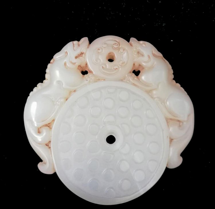 E012 戰國 出廓雙神獸拱壁之玉璧