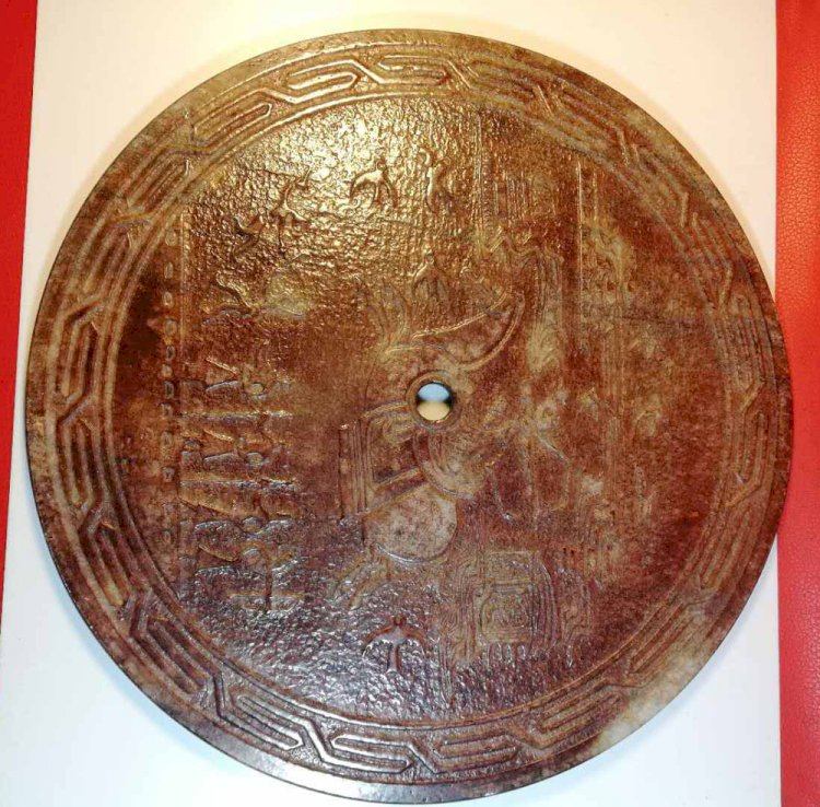 E14 戰國大型狩獵紋琉璃璧