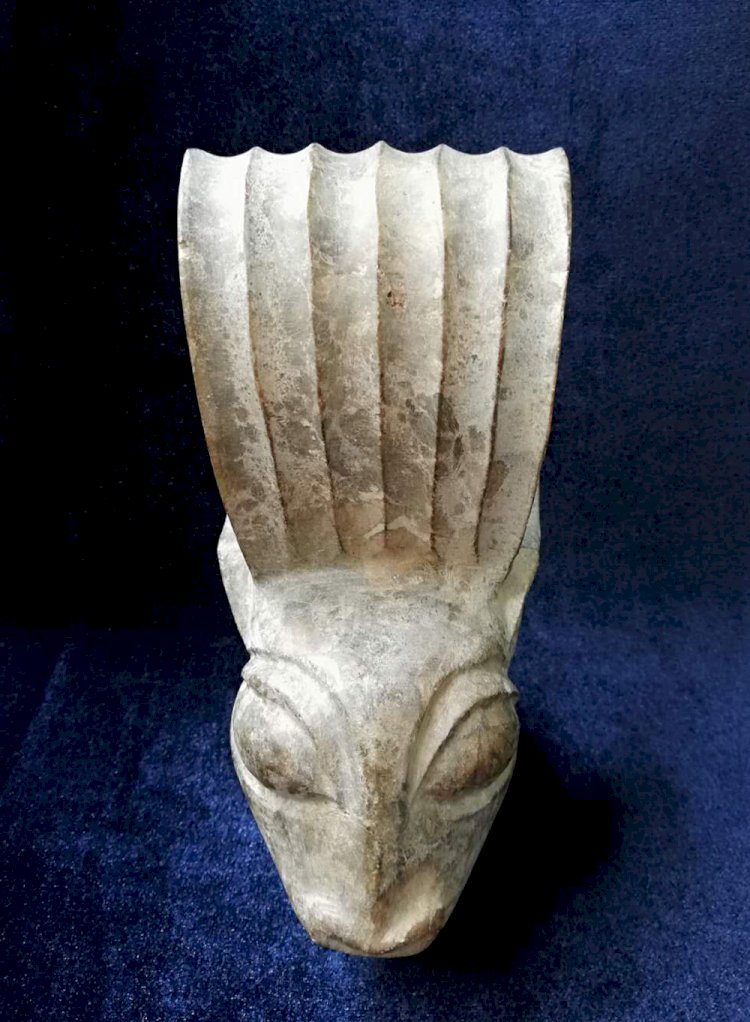 E19  戰國 戴冠玉神獸首