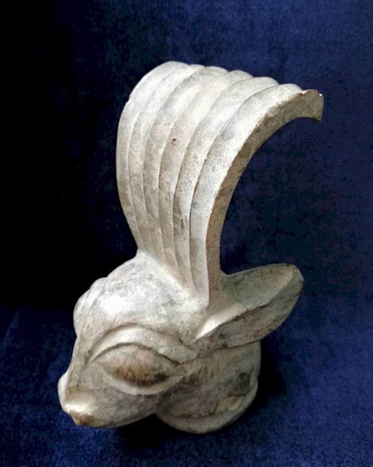 E19  戰國 戴冠玉神獸首