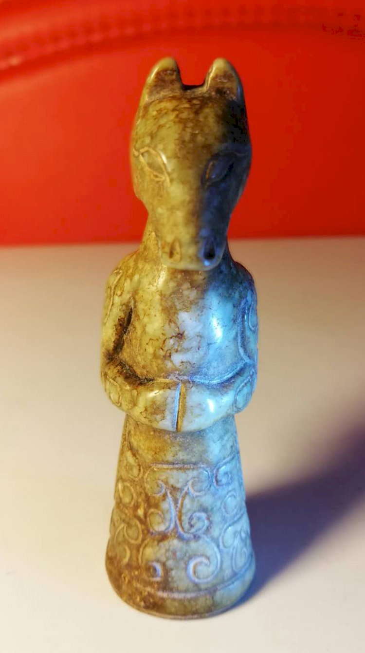 E20 戰國十二玉生肖：馬立像