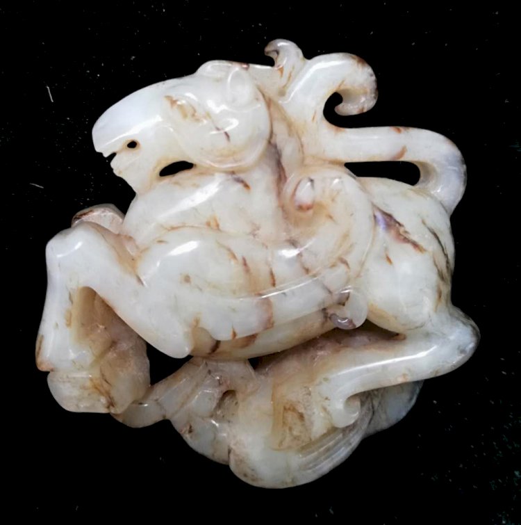 E23  飛馬踏燕玉雕 (戰國)  