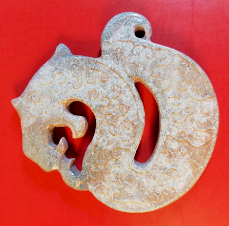 E33. 戰國 玉龍珮