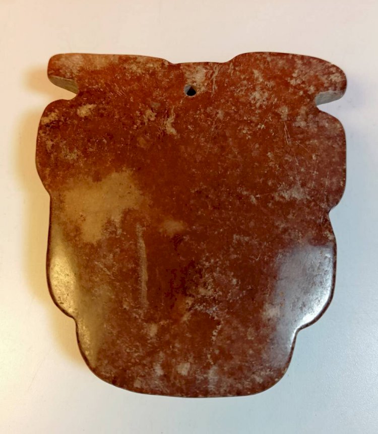 E52  戰國 獸面紋首玉珮飾