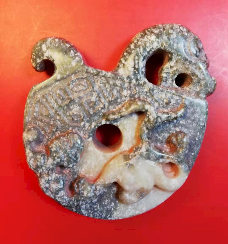 E60 戰國 出廓龍紋玉璧