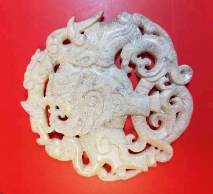 E68 戰國 獨角傅翼大神獸玉珮