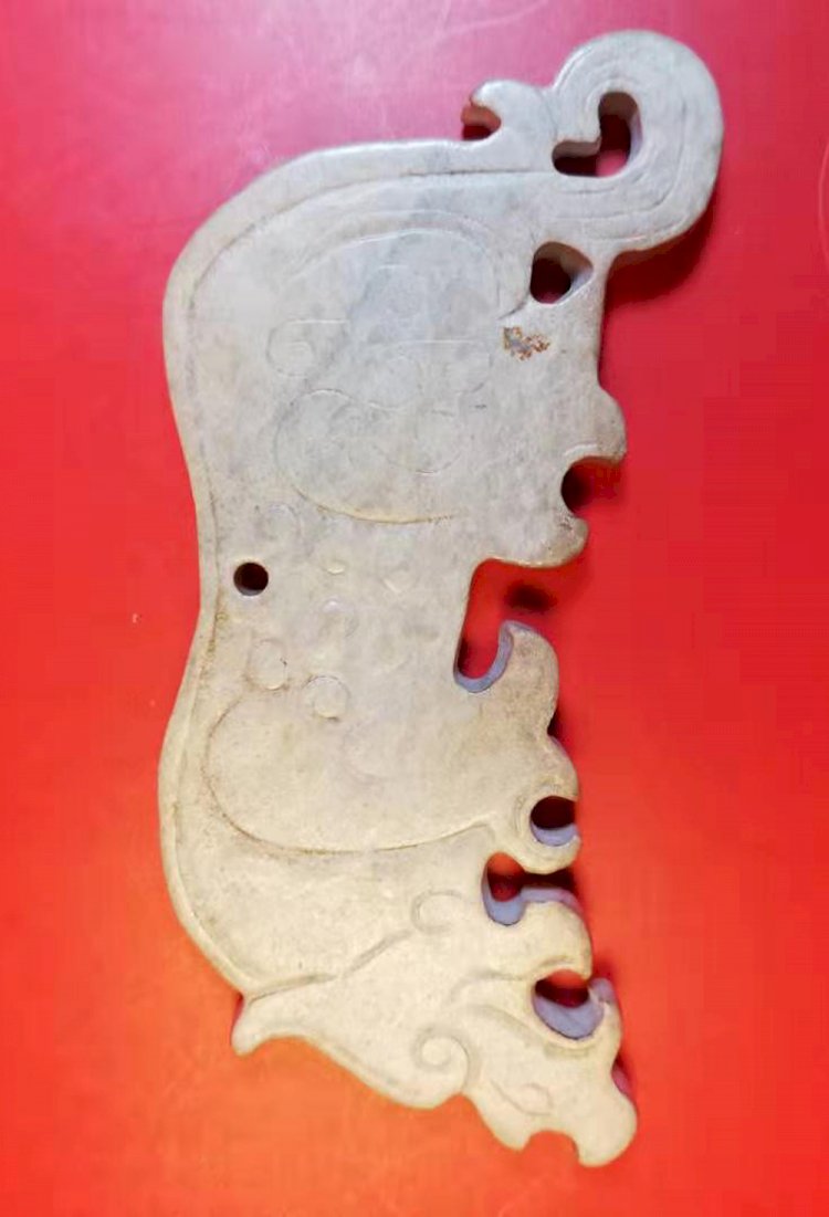 E86 戰國 玉虎形珮