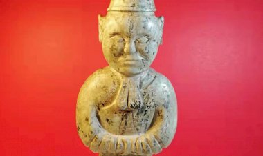 G045漢代 胡人使者玉雕像