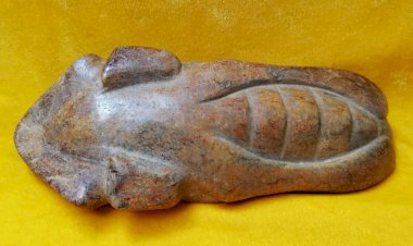 H001.六朝，奇異獸與底部之昆蟲合體玉雕塑