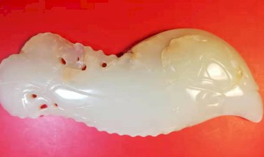 I010 唐代 玉摩竭魚