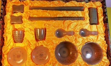 Q003. Whole Set of Mengzier Jade Food Utensils
