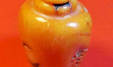 Q012 清代 嬌黃珊瑚鼻煙壺