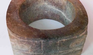 A009. Archaic Jade Disc, Bi