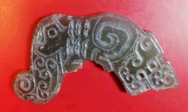 E85 Tiger-shaped Jade Huang Pendant