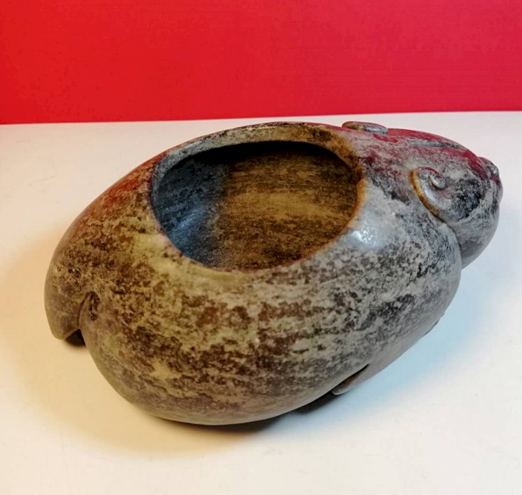 G043 漢代 三足金蟾墨玉筆洗 