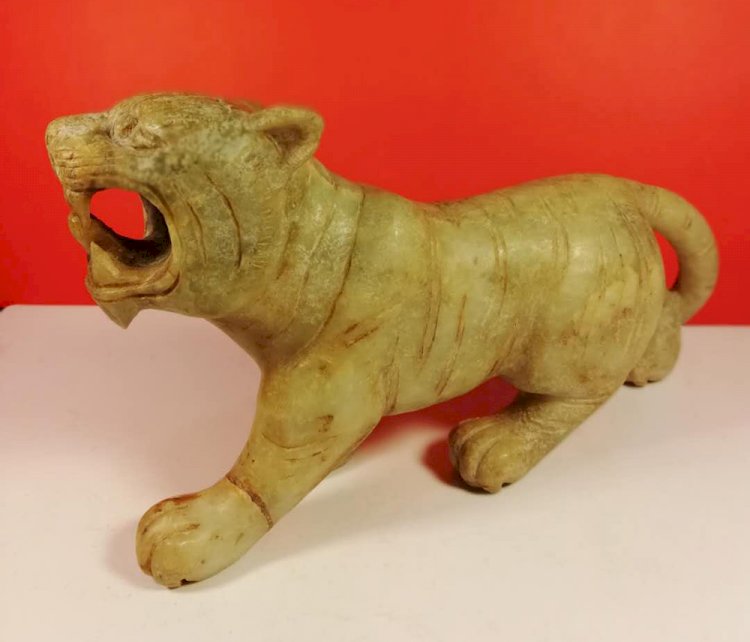 H007.六朝，北魏前或稍後 大玉虎 