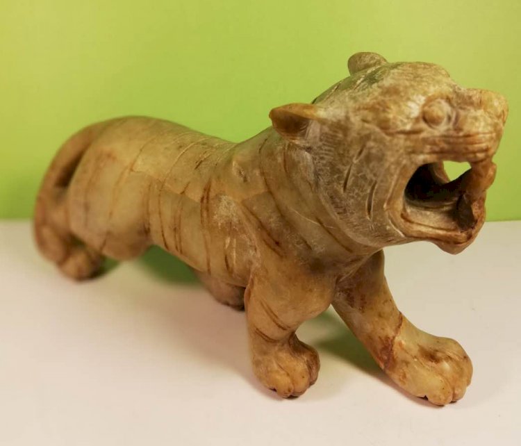 H007.六朝，北魏前或稍後 大玉虎 