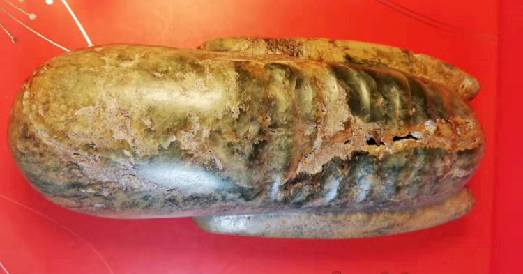 H008 六朝 獸首蟬合體玉雕