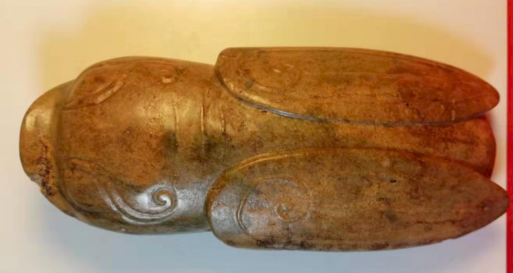 H008 六朝 獸首蟬合體玉雕