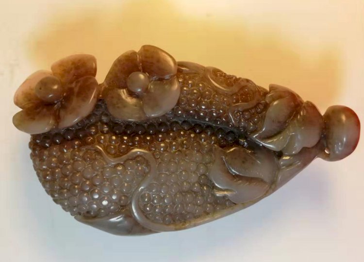 I011 唐代 子母仙果梅花玉飾