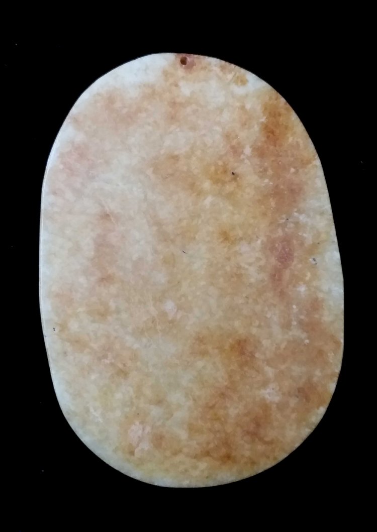 K003. 宋代 橢圓形浮雕玉牌飾