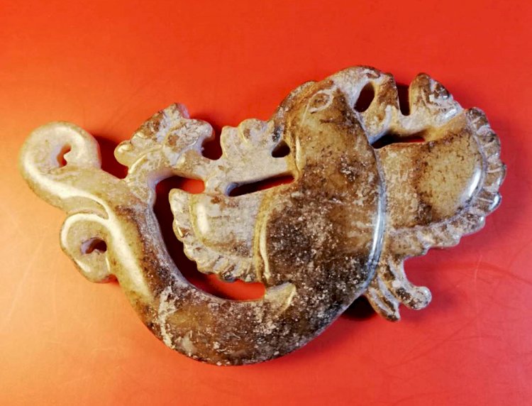 L002 遼 飛鳥啣蓮玉飾