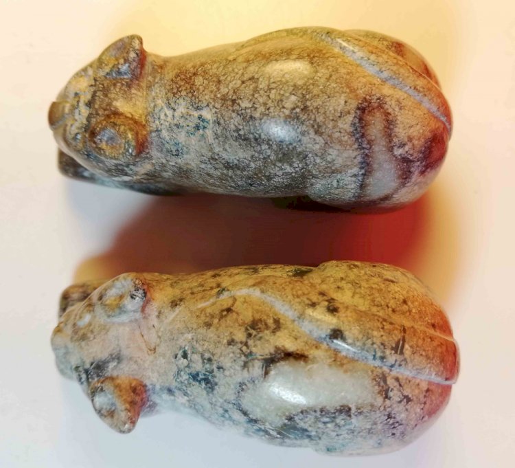 M003 元代 玉貛飾（一對）